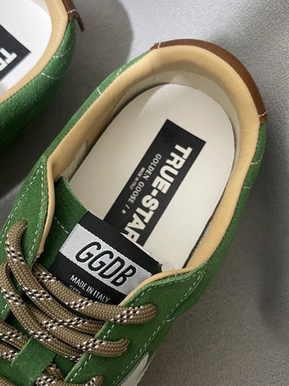 Golden Goose True Star Sneakers - Picture 3 of 6